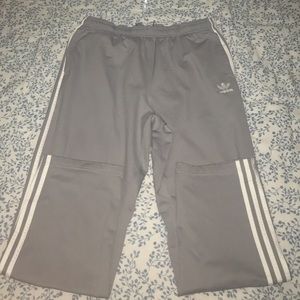 ADIDAS GREY SWEATPANTS
